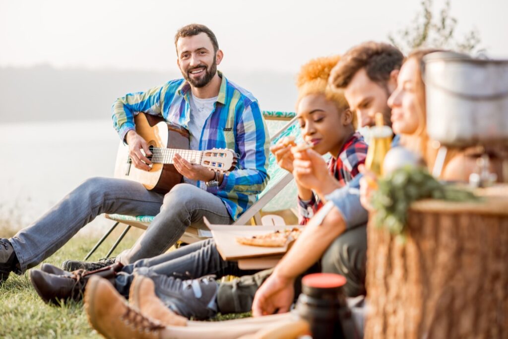 Organizacja pikniku firmowego to doskonała okazja do budowania relacji między pracownikami oraz tworzenia pozytywnej atmosfery w zespole
